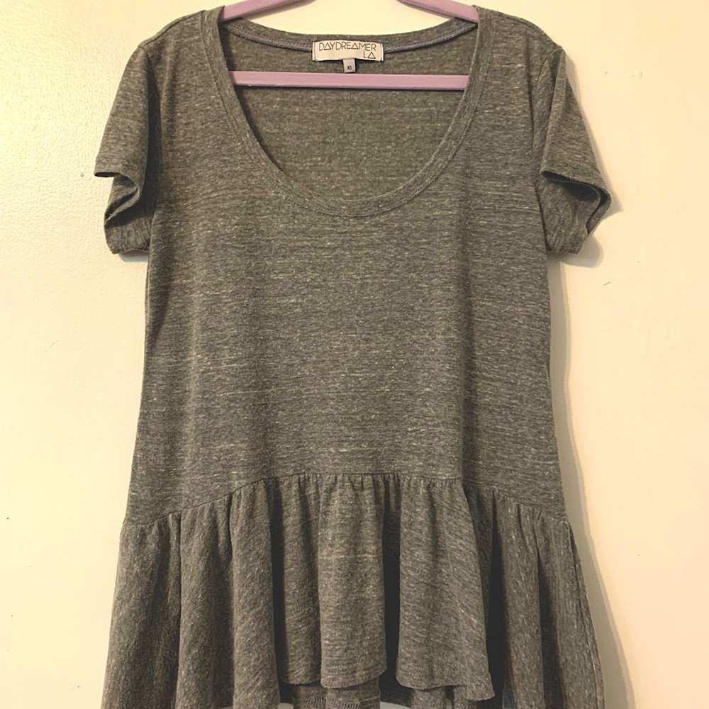 Daydreamer LA sz XS heather grey crop tee with ruffle hem